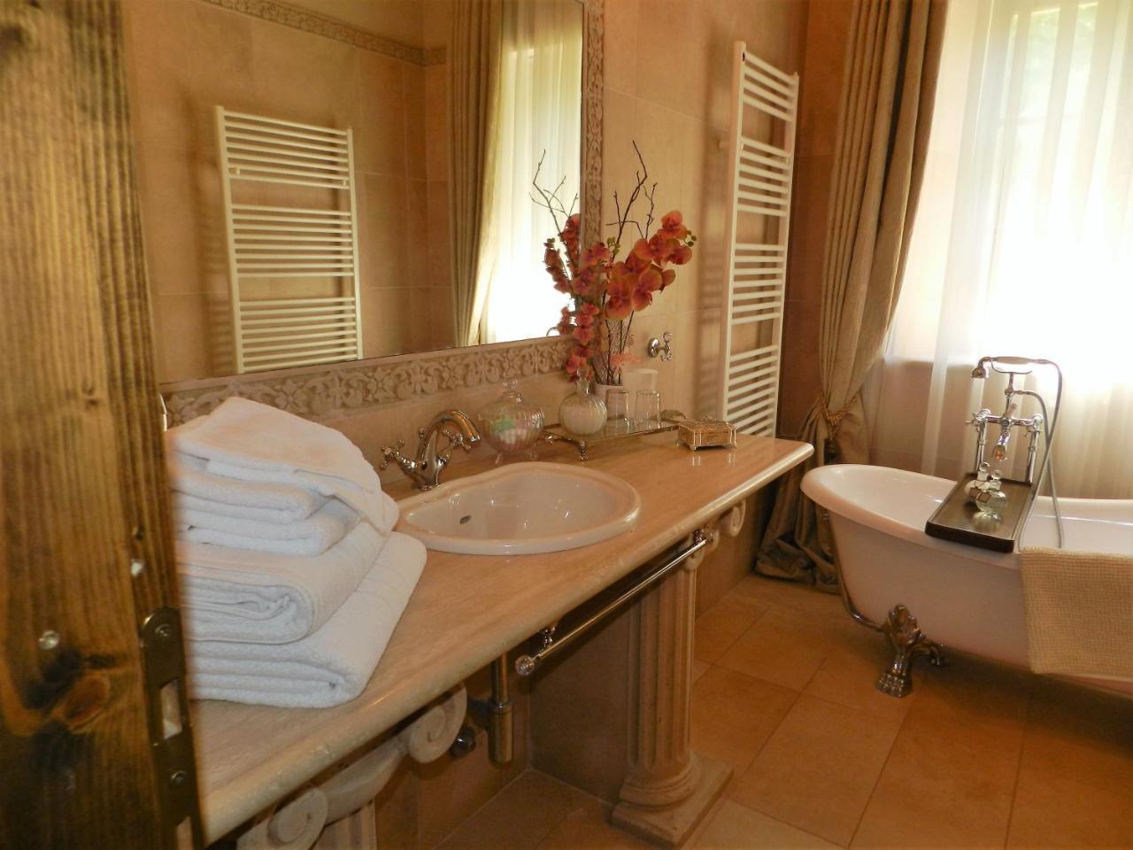 Villa Bertagni กัสเตลนูโอโว ดี การ์ฟาญานา ภายนอก รูปภาพ